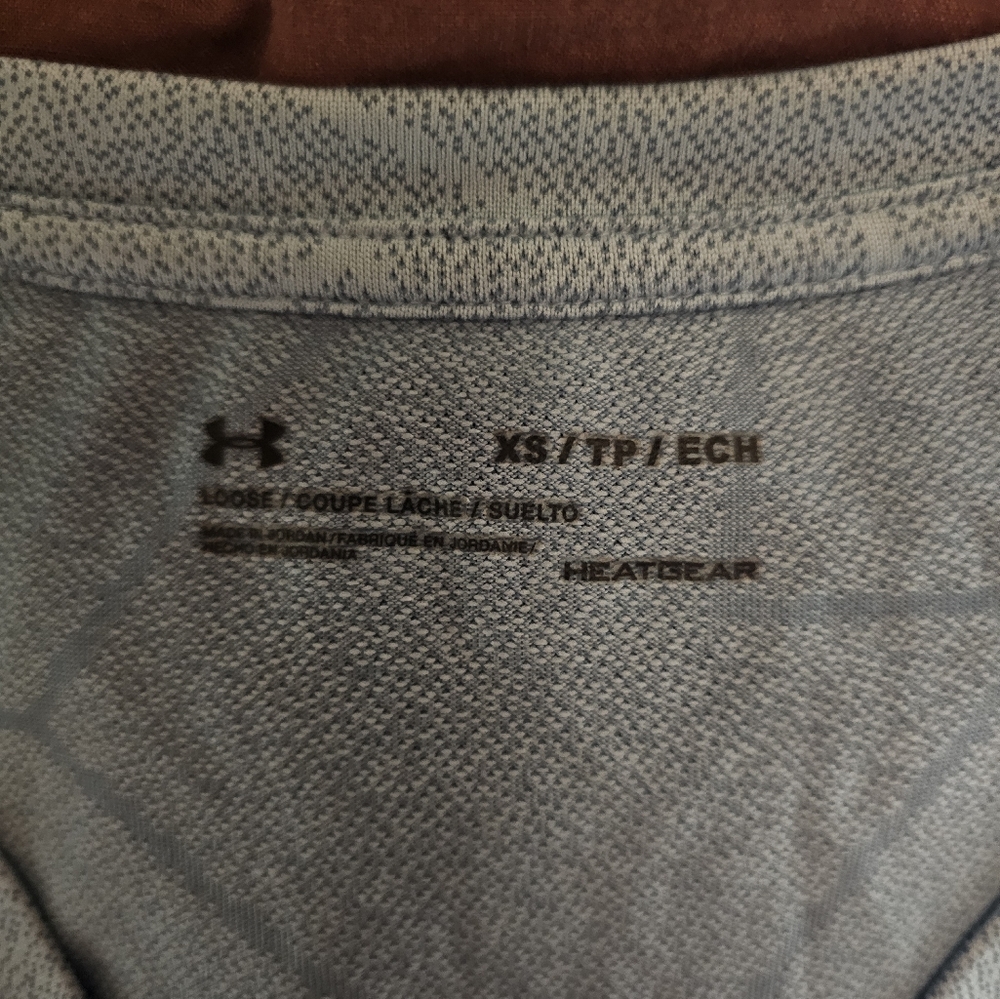 Under Armour top - Picture 2 of 2